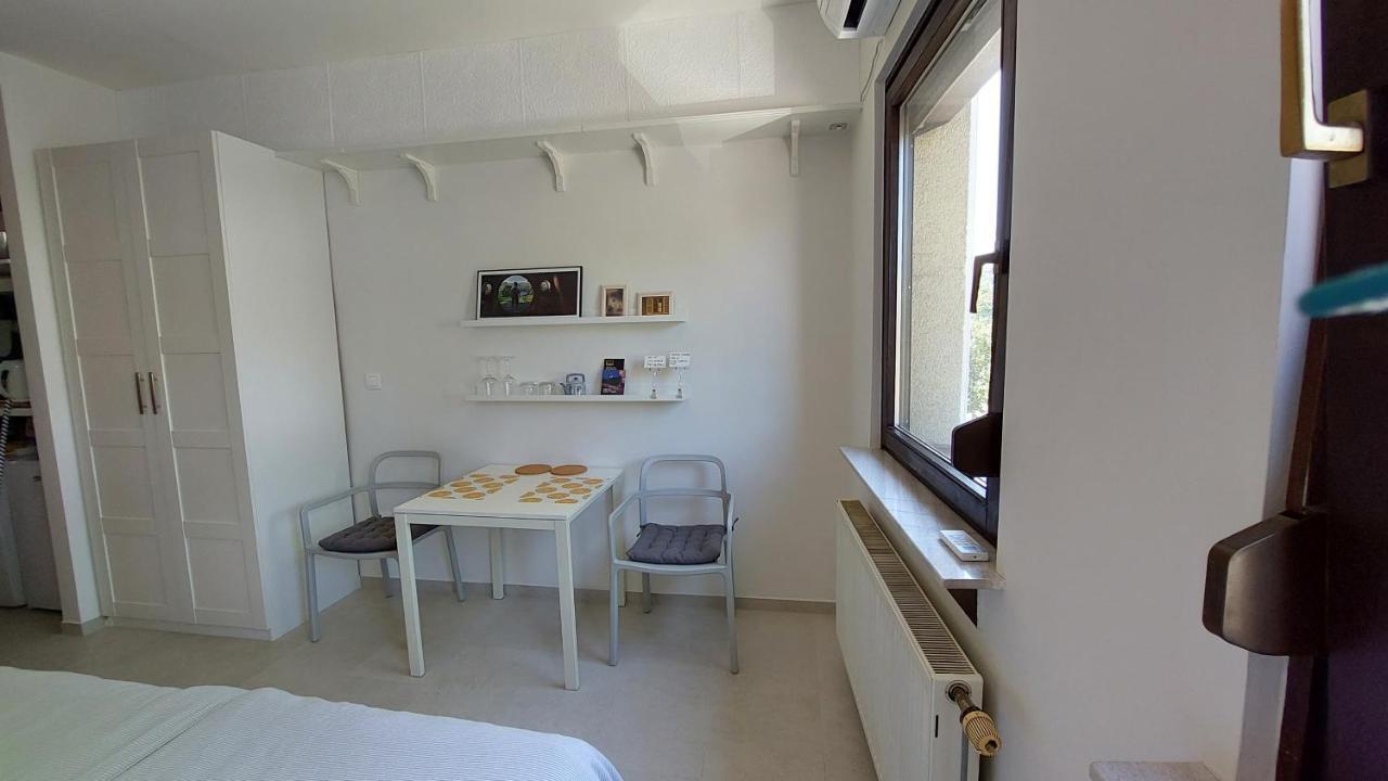 Cozy, Bright And Affordable Studio W/ Free Parking Liubliana Exterior foto